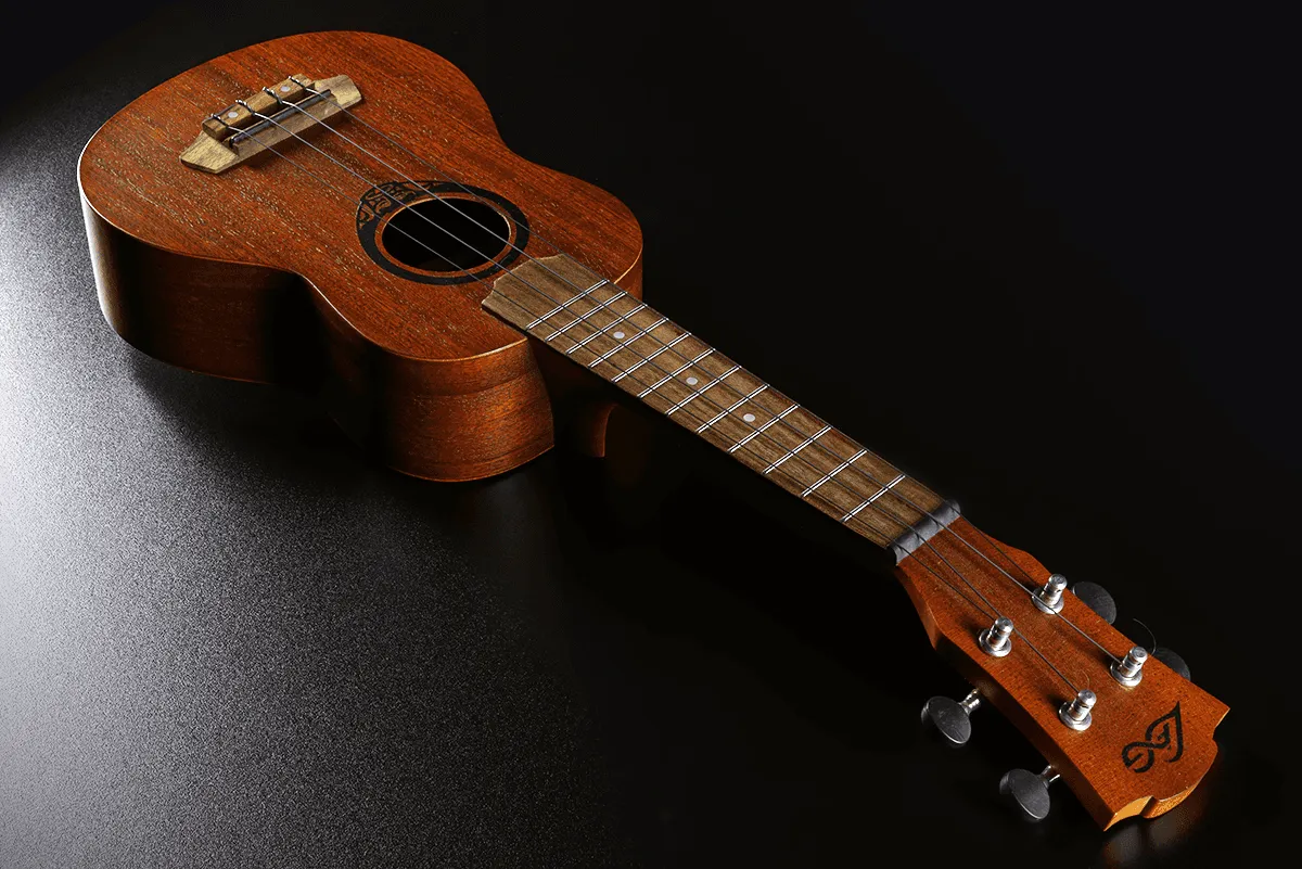 TKU8S Tiki Uku Soprano