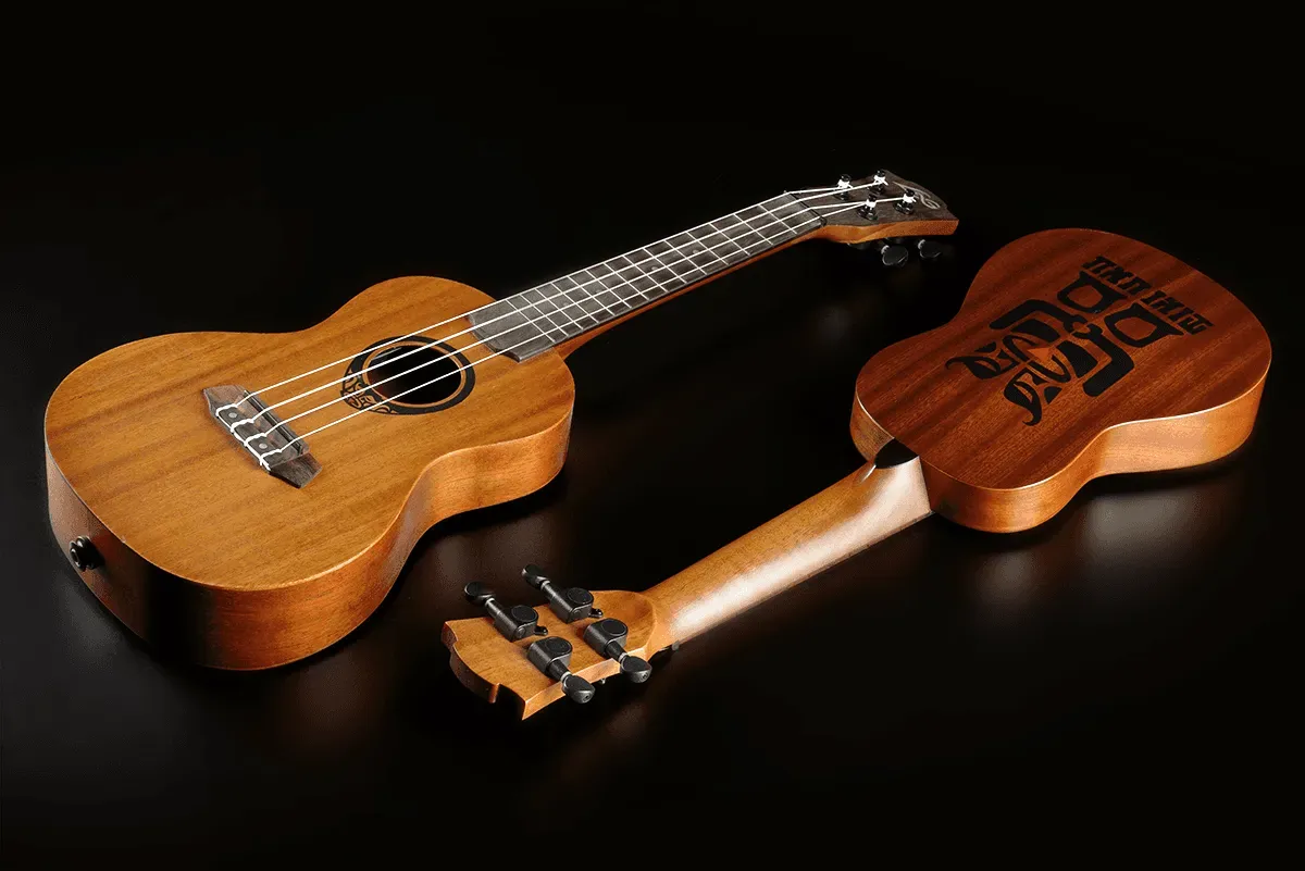 TKU110C massive Konzertukulele B-Ware